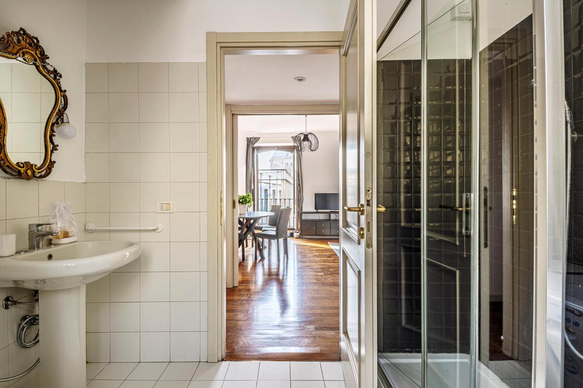 Elegant 2 Bedrooms Near Duomo Appartement *
