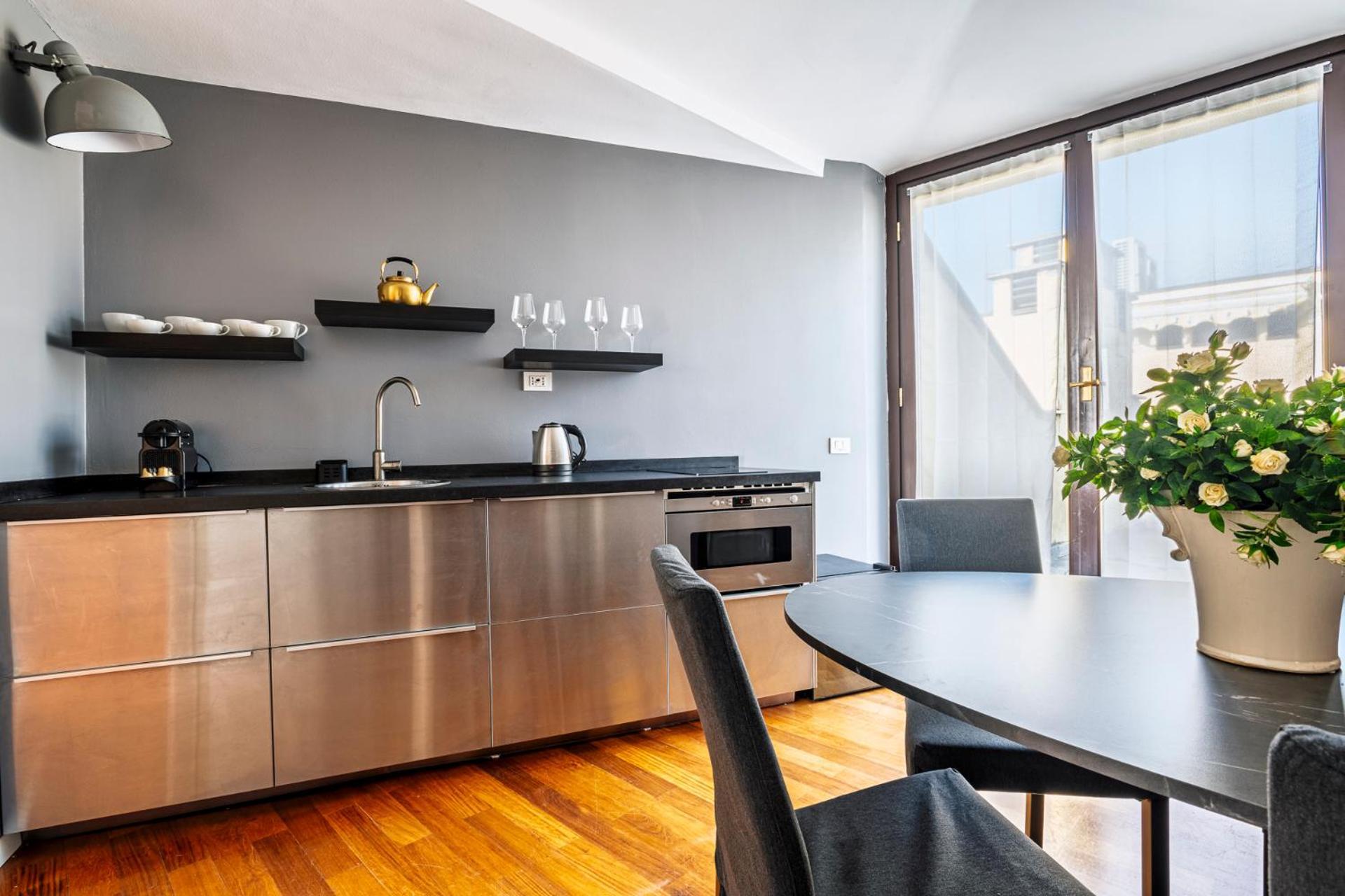 Elegant 2 Bedrooms Near Duomo Appartement