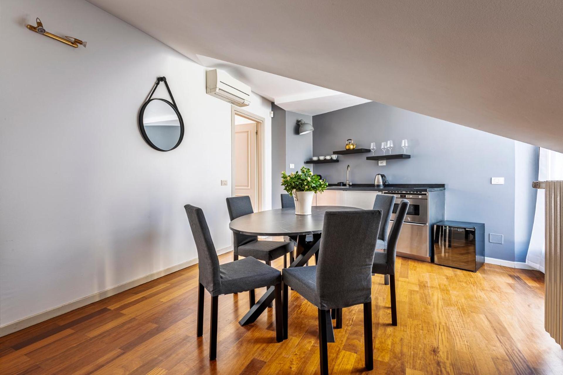 Appartement Elegant 2 Bedrooms Near Duomo Milan